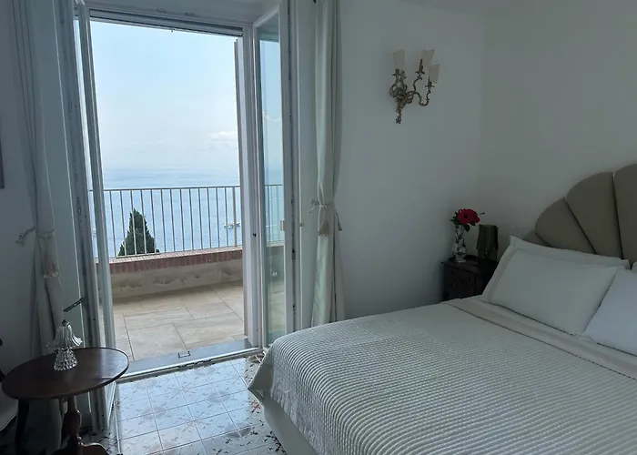 La Grande Bellezza Vila